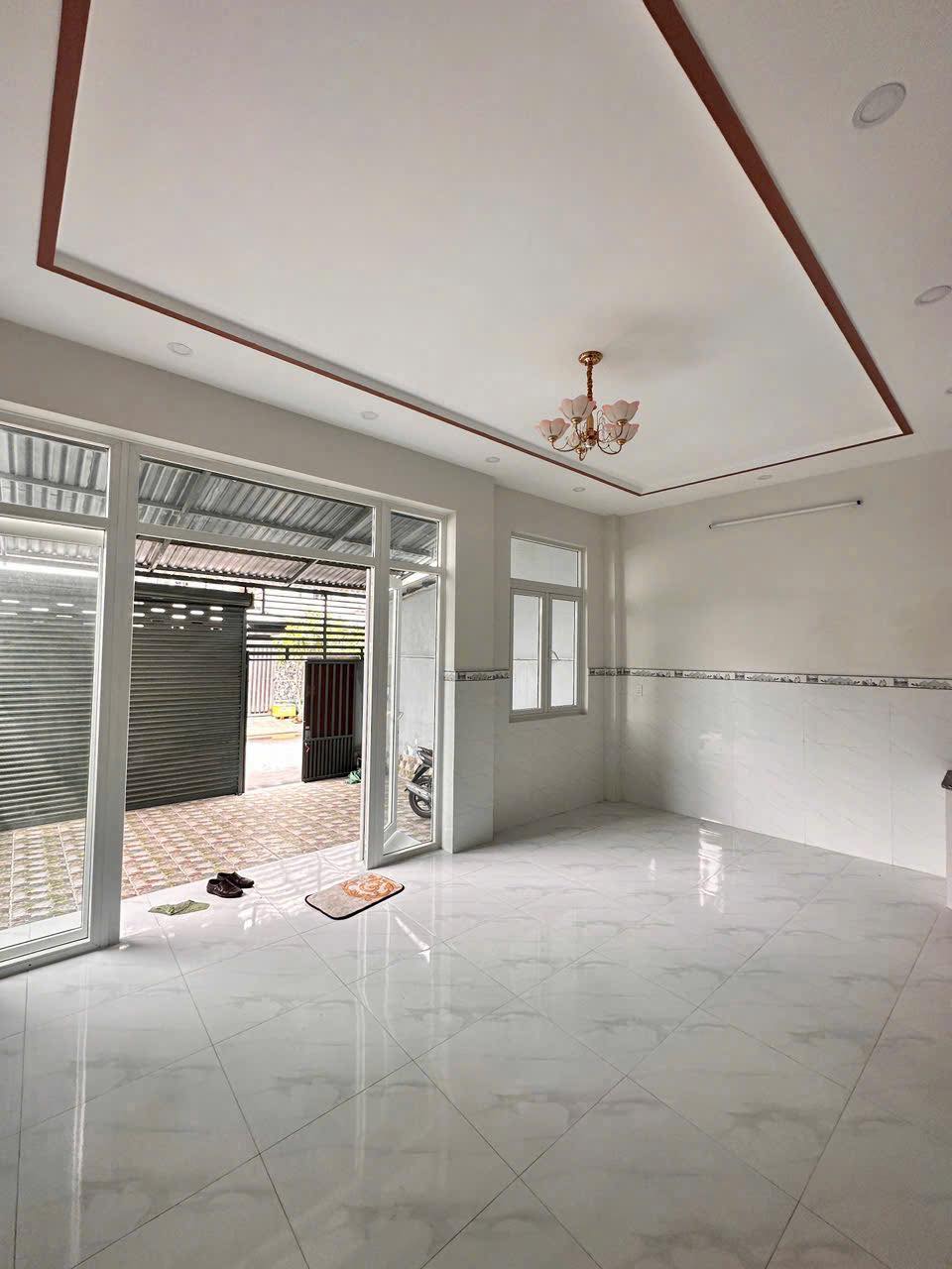 Mặt tiền buôn bán tốt, nhà mới xây hoàn công đủ, thương lượng mạnh TL29 - Ảnh 1